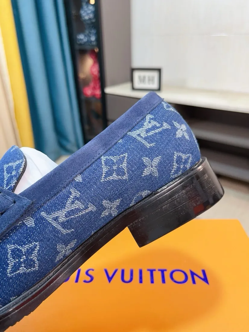 Ex-factory price 720🌹🌹High version [LV] Louis Vuitton's popular casual leather shoes🎖Fashionable and elegant🎖🎖Material: Original imported open-edge beaded cowhide, washed cowhide leather lining, original open-molded rubber outsole, high-end and classy, ​​elegant quality, instantly transforming into a handsome man ❤❤Standard\nNumber: 38-44
